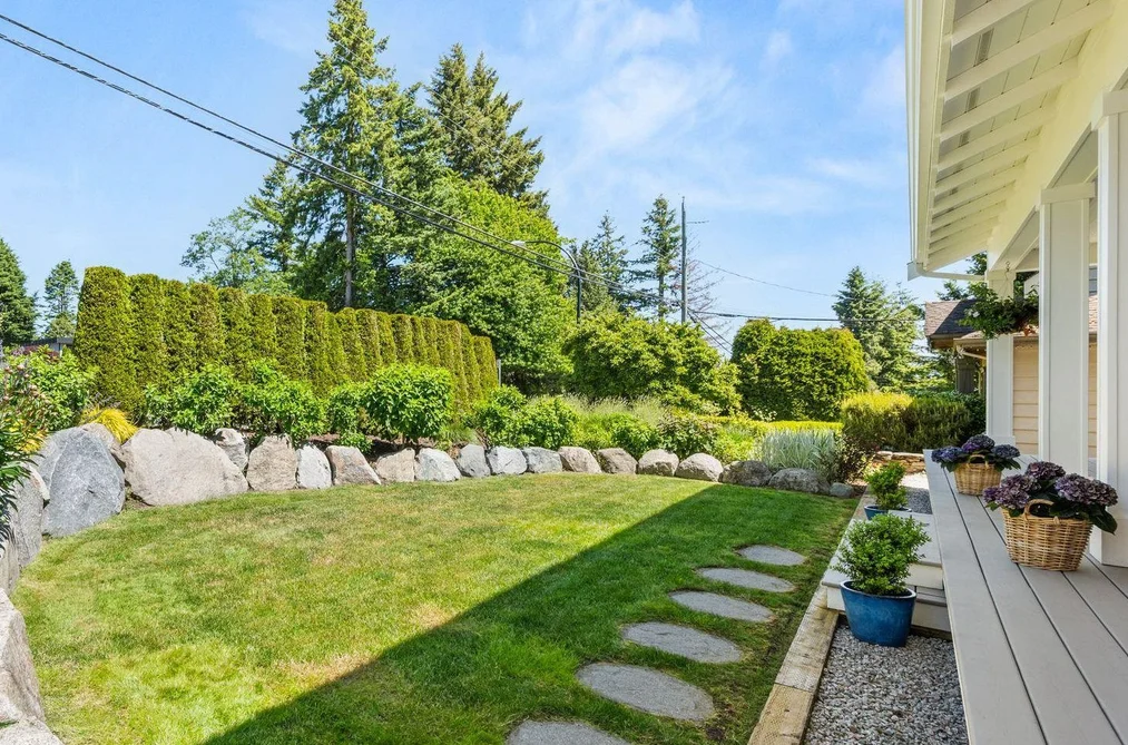 15682 THRIFT AVENUE, White Rock BC V4B 2M4, White Rock BC — Residential for Sale - Photo 2