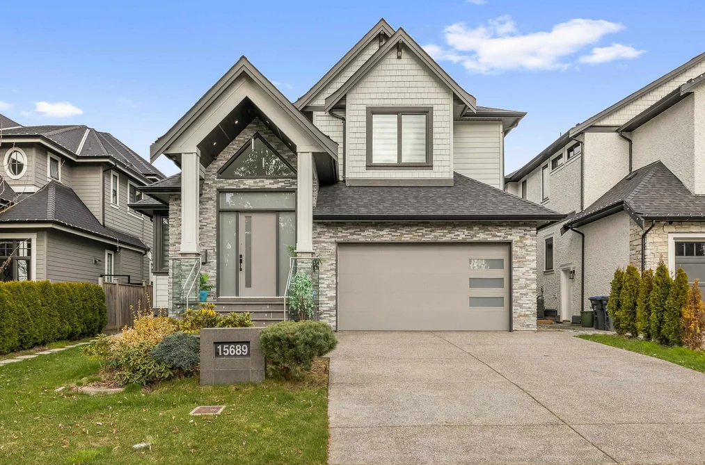 House for sale at 15689 106a Avenue Surrey British Columbia - MLS: R3121014