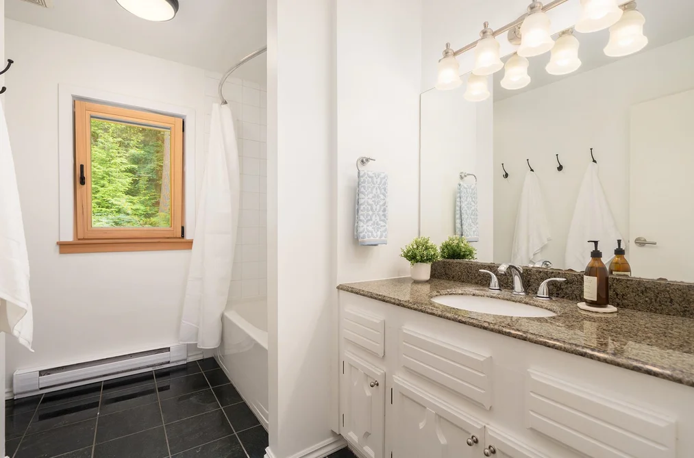 1569 WHITESAILS DRIVE, Bowen Island BC V0N 1G2, Bowen Island BC — Residential for Sale — Photo 22 of 40