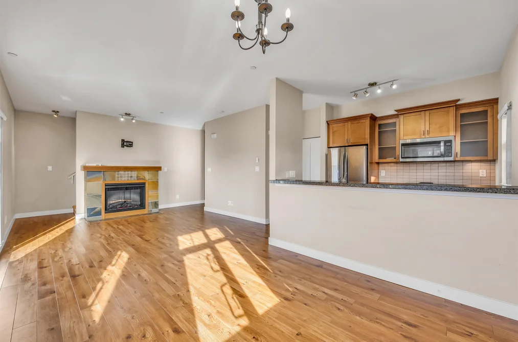 157 7388 MACPHERSON AVENUE, Burnaby BC V5J 0A1, Burnaby BC — Residential for Sale - Photo 2