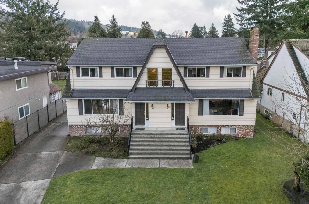 Duplex for sale at 1570 1572 Giles Place Burnaby British Columbia - MLS: R3101025