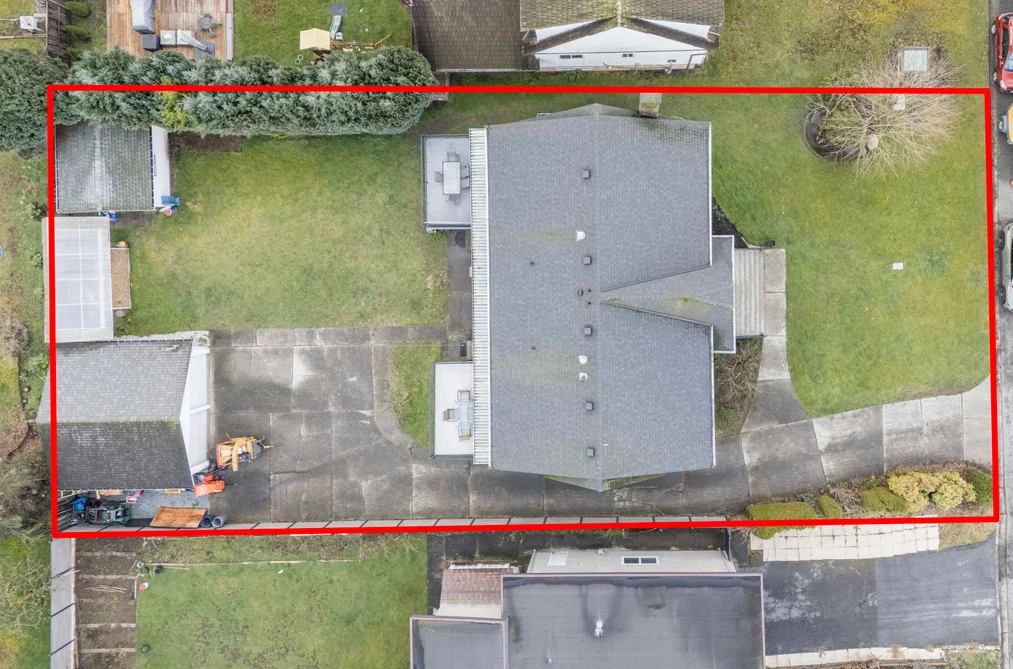 1570 1572 GILES PLACE, Burnaby BC V5A 3K6, Burnaby BC — Residential Income for Sale - Photo 3