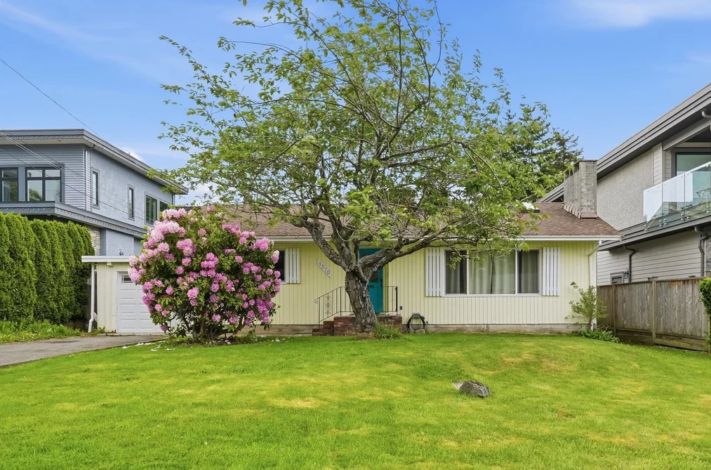 1570 BREARLEY STREET, White Rock BC V3B 3M5, White Rock BC — Residential for Sale - Photo 2
