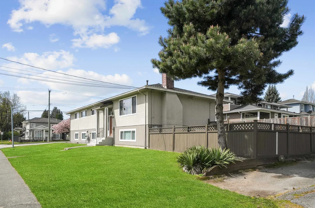 1570 SPERLING AVENUE, Burnaby BC V5B 4J9, Burnaby BC — Residential Income for Sale - Photo 4