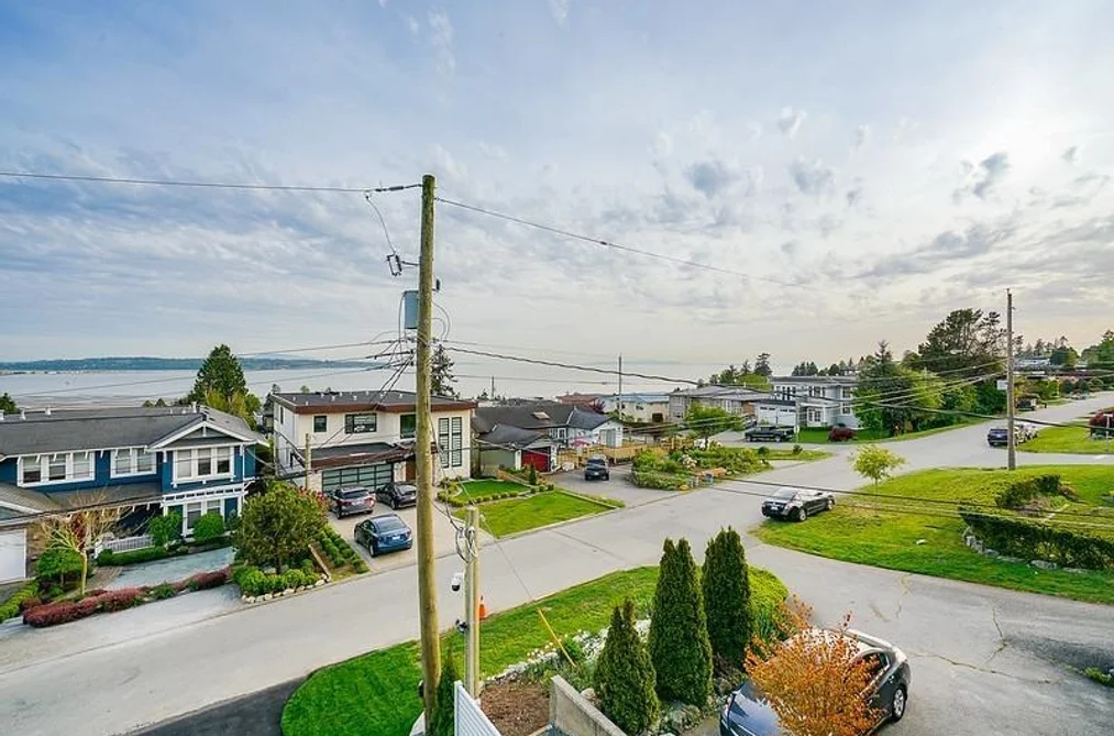 15708 CLIFF AVENUE, White Rock BC V4B 1W2, White Rock BC — Residential for Sale - Photo 3