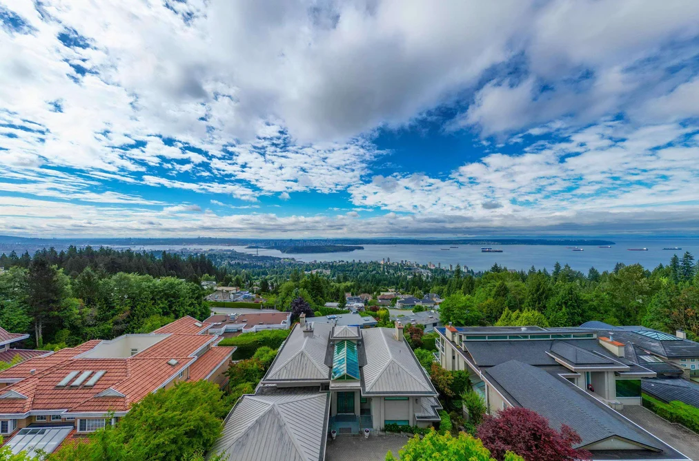 1572 CHIPPENDALE COURT, West Vancouver, BC — Residential for Sale — Photo 3 of 40