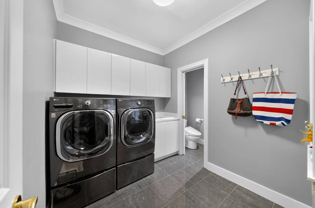 1572 CHIPPENDALE COURT, West Vancouver, BC — Residential for Sale — Photo 37 of 40
