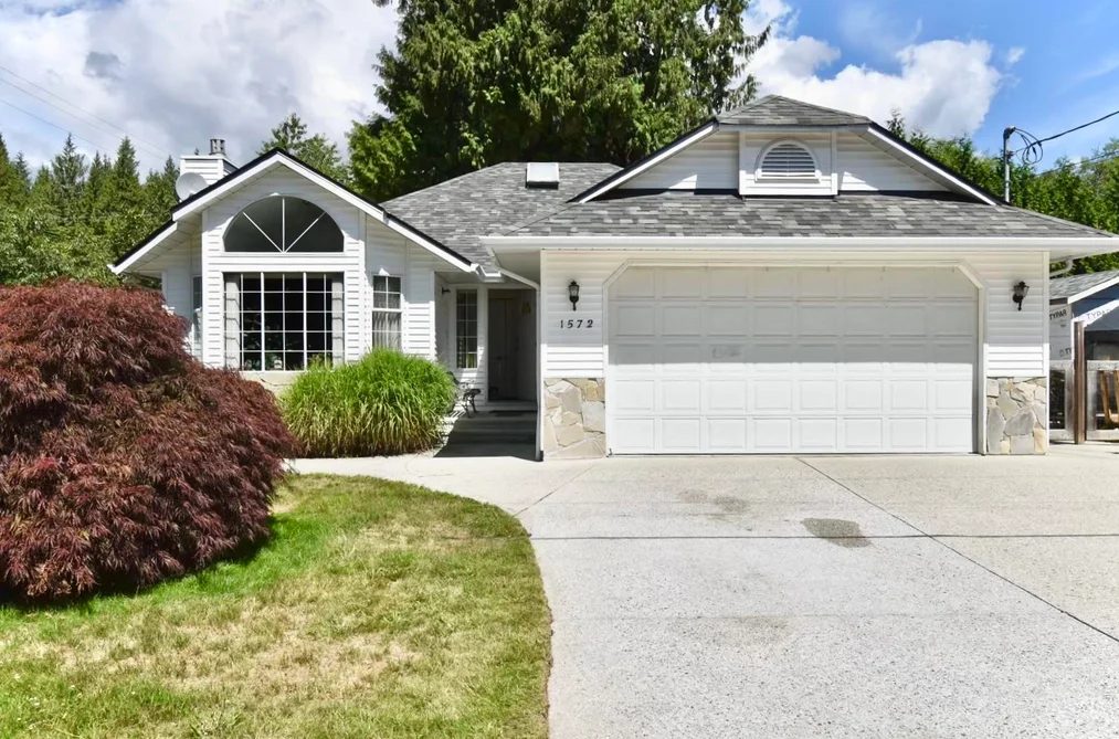 House for sale at 1572 Larchberry Way Gibsons British Columbia - MLS: R3151541