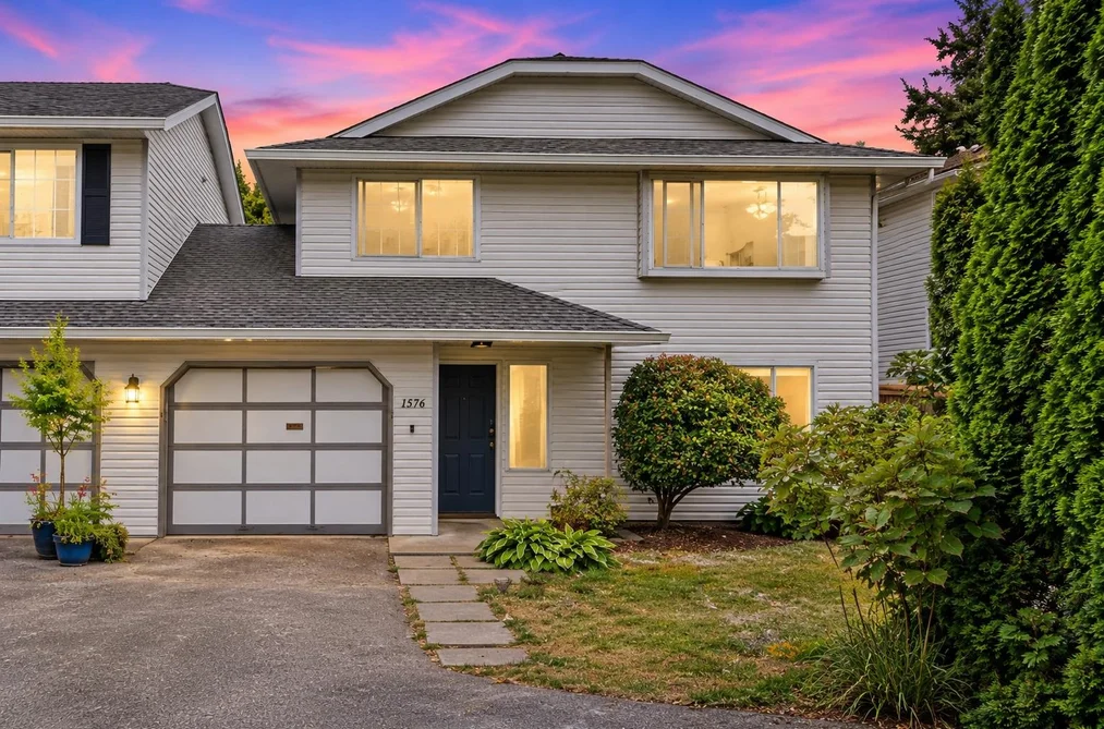 Half Duplex for sale at 1576 161 Street Surrey British Columbia - MLS: R3167734
