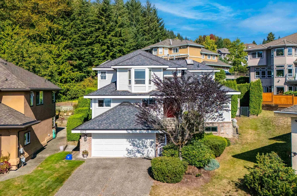 House for sale at 1577 Lodgepole Place Coquitlam British Columbia - MLS: R3108760