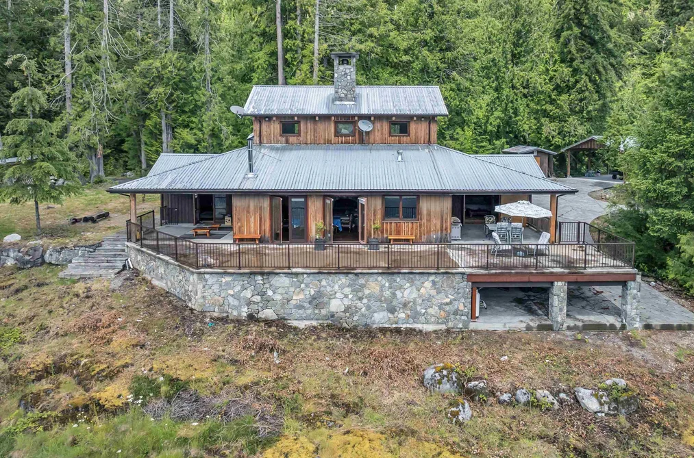 15781 EAST EGMONT SHORELINE, Egmont BC V0N 1N0, Egmont BC — Residential for Sale - Photo 4