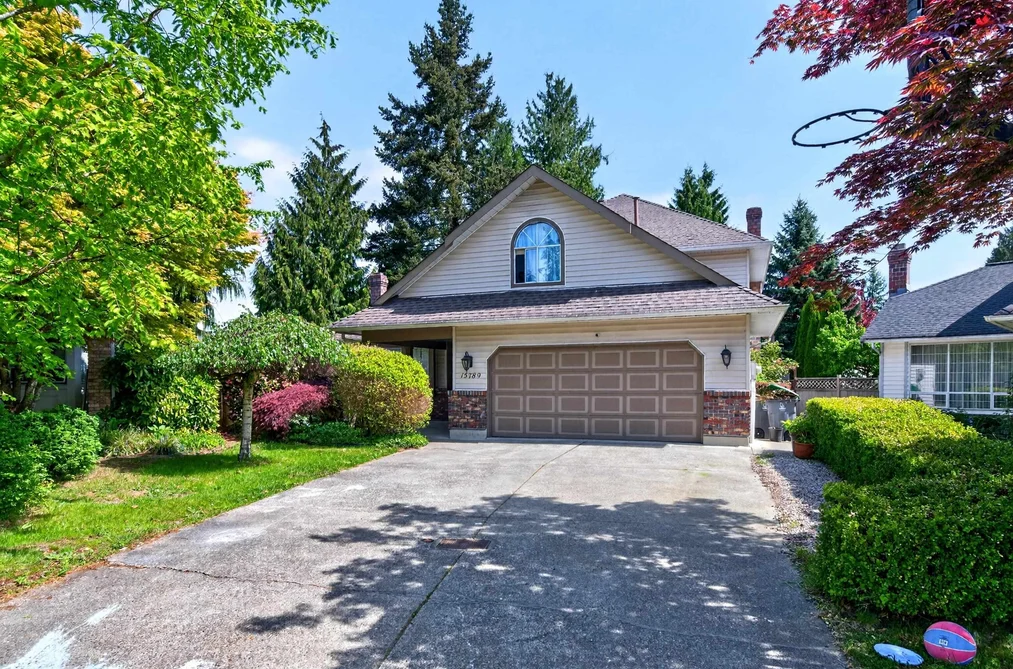 House for sale at 15789 98a Avenue Surrey British Columbia - MLS: R3121022