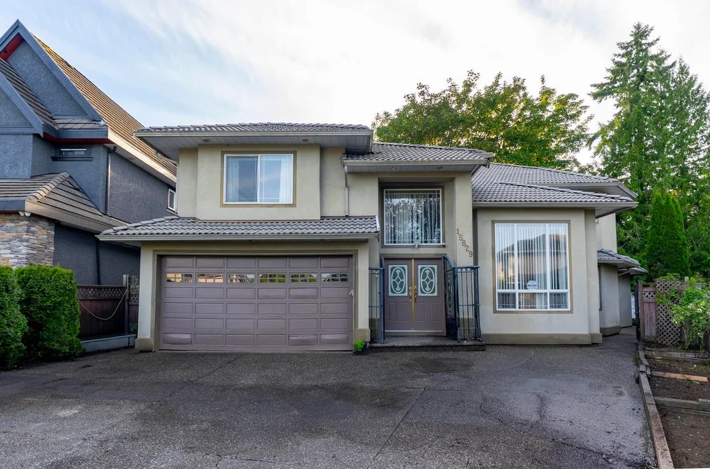 House for sale at 15829 87a Avenue Surrey British Columbia - MLS: R3126869