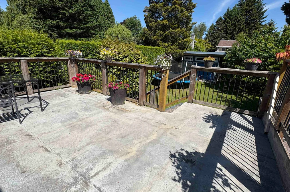 15847 RUSSELL AVENUE, White Rock BC V4B 2S5, White Rock BC — Residential for Sale - Photo 2