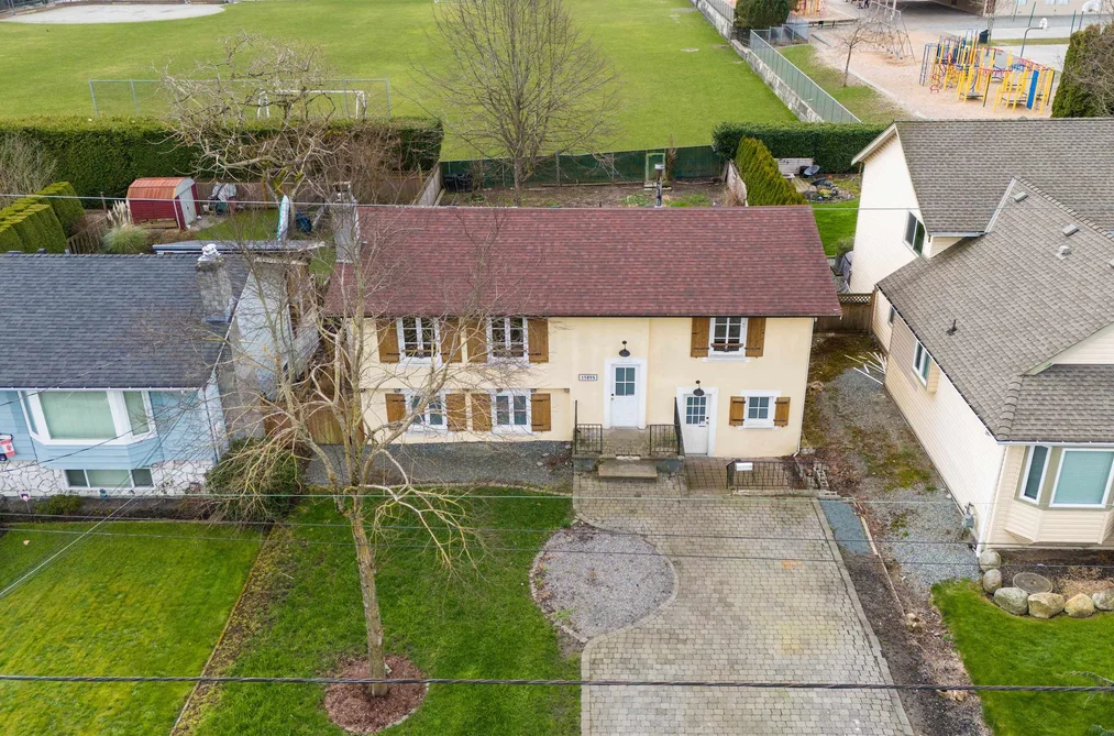 House for sale at 15894 Thrift Avenue White Rock British Columbia - MLS: R3100335