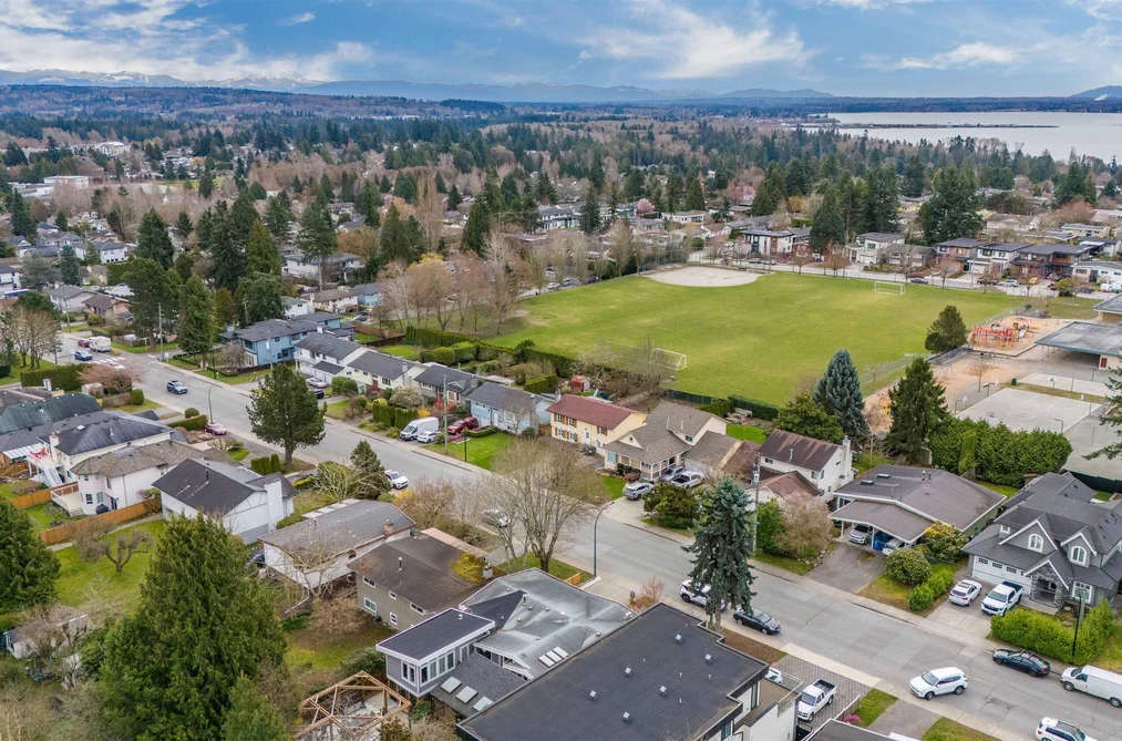 15894 THRIFT AVENUE, White Rock BC V4B 2M8, White Rock BC — Residential for Sale - Photo 5
