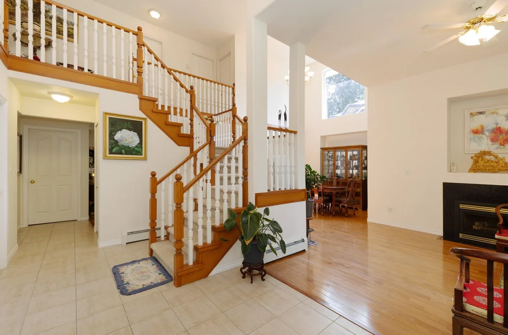 15898 99A Avenue, Surrey, BC - MLS: R3162024 - Photo 2