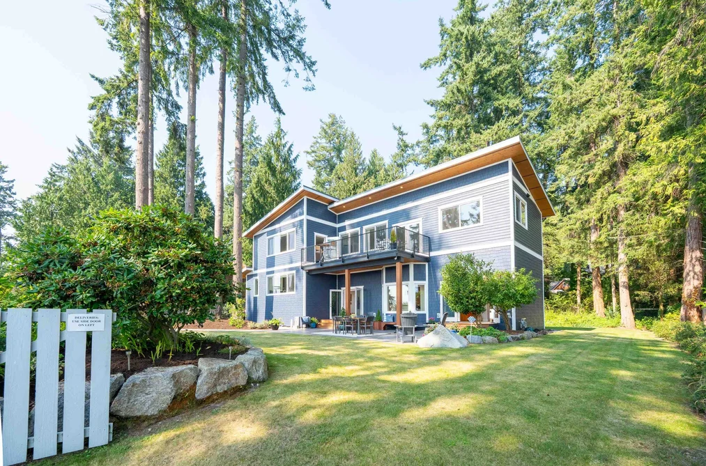 House for sale at 1590 Ocean Beach Esplanade Gibsons British Columbia - MLS: R3121350