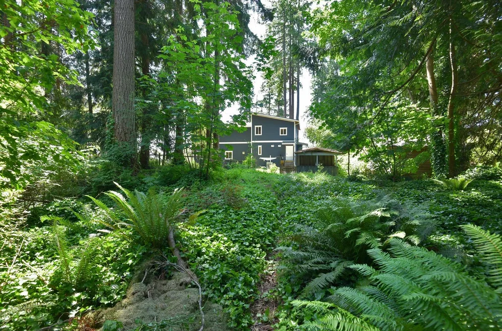 1590 OCEAN BEACH ESPLANADE, Gibsons BC V0N 1V5, Gibsons BC — Residential for Sale - Photo 2