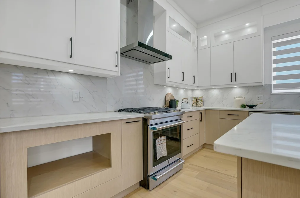 15919 RUSSELL AVENUE, White Rock BC V4B 2S6, White Rock BC — Residential for Sale - Photo 7