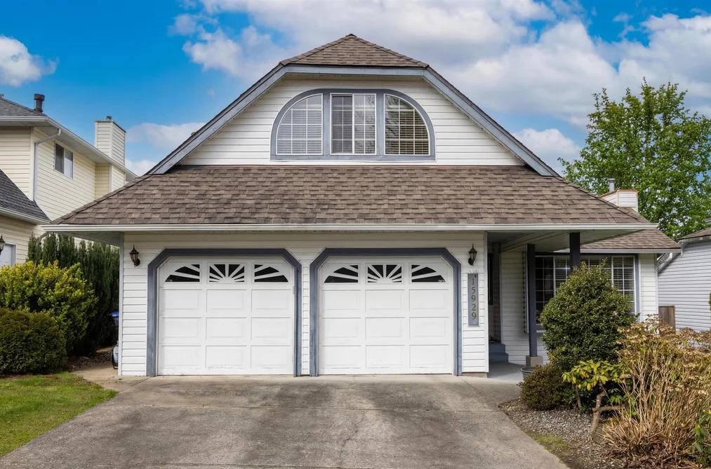 House for sale at 15929 88a Avenue Surrey British Columbia - MLS: R3099074