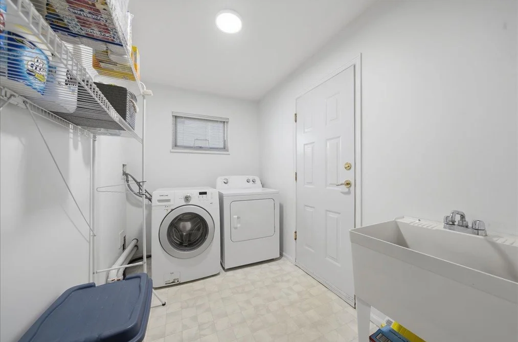 1594 PLATEAU CRESCENT, Coquitlam BC V3E 3B3, Coquitlam BC — Residential for Sale — Photo 16 of 40