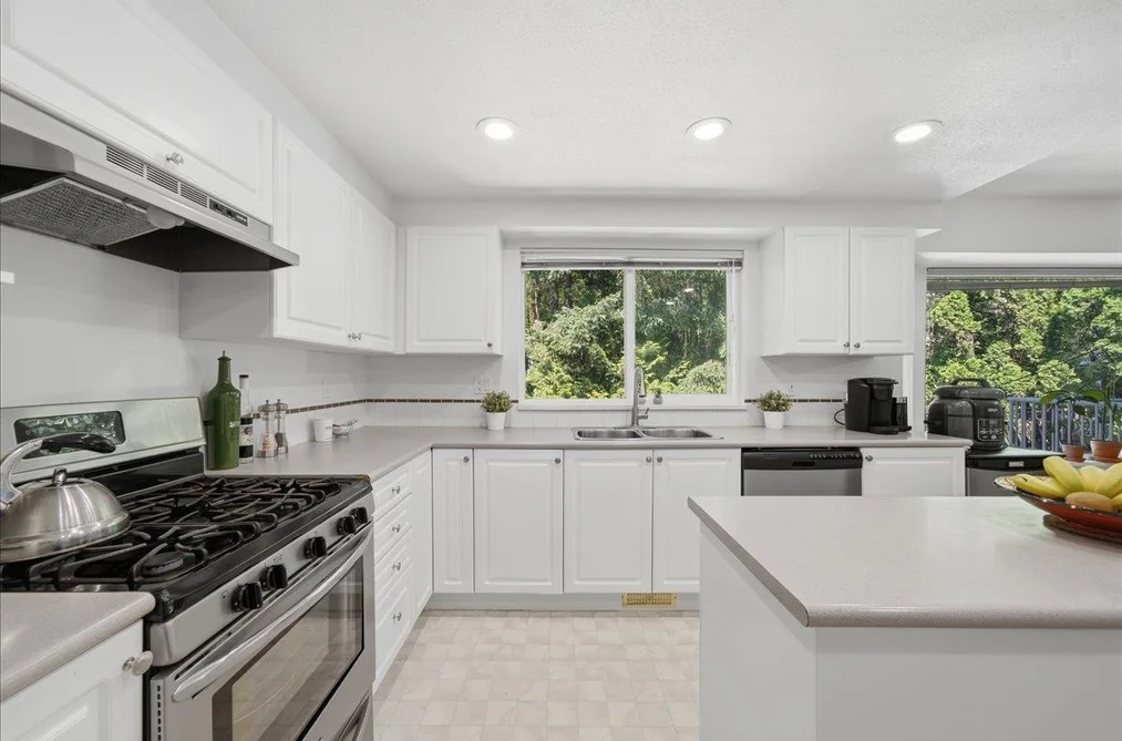 1594 PLATEAU CRESCENT, Coquitlam BC V3E 3B3, Coquitlam BC — Residential for Sale — Photo 7 of 40