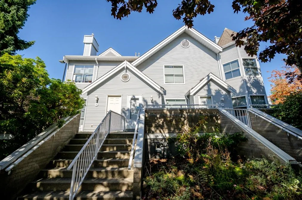 Townhouse for sale at 16 13713 72a Avenue Surrey British Columbia - MLS: R3157027