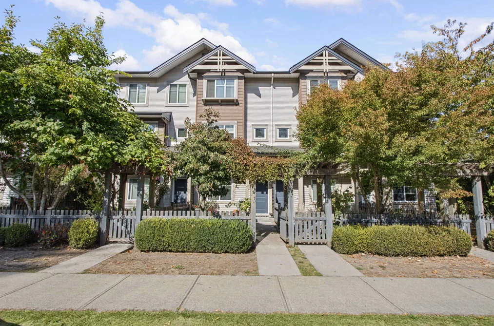 Townhouse for sale at 16 8418 163 Street Surrey British Columbia - MLS: R3164790