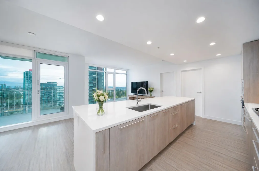 Condo for sale at 1601 6398 Silver Street Burnaby British Columbia - MLS: R3143908