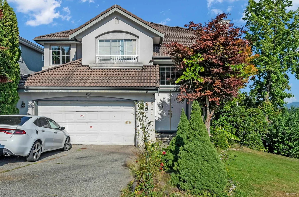 House for sale at 1601 Pinetree Way Coquitlam British Columbia - MLS: R3095351