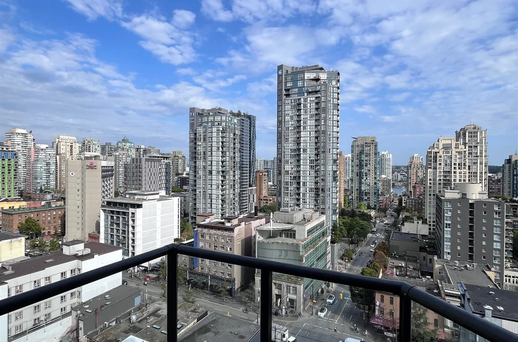 Condo for sale at 1602 1212 Howe Street Vancouver British Columbia - MLS: R3131134