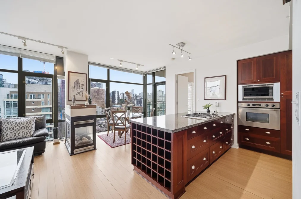 1602 1863 ALBERNI STREET, Vancouver BC V6G 3H8, Vancouver BC — Residential for Sale - Photo 2