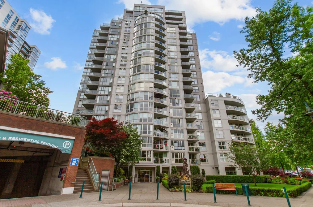 Condo for sale at 1602 200 Newport Drive Port Moody British Columbia - MLS: R3125131