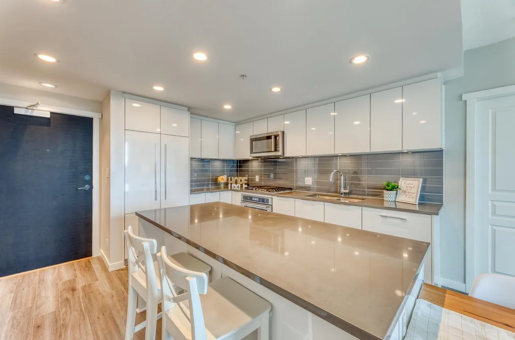1604 3100 WINDSOR GATE, Coquitlam BC V3B 0P3, Coquitlam BC — Residential for Sale - Photo 4