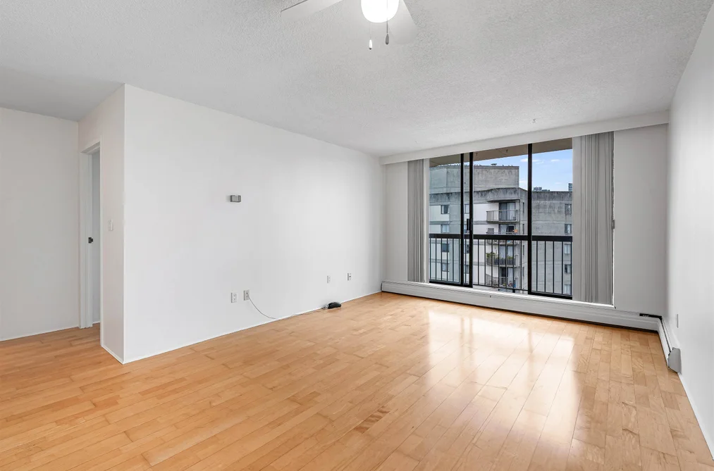 1605 145 ST. GEORGES AVENUE, North Vancouver BC V7L 3G8, North Vancouver BC — Residential for Sale - Photo 2