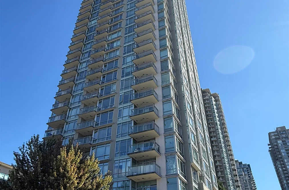 Condo for sale at 1605 2955 Atlantic Avenue Coquitlam British Columbia - MLS: R3159941