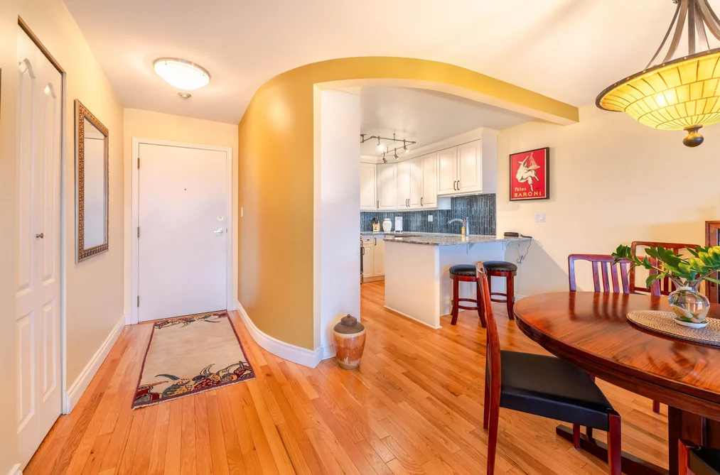 1606 612 FIFTH AVENUE, New Westminster BC V3M 1X5, New Westminster BC — Residential for Sale - Photo 2