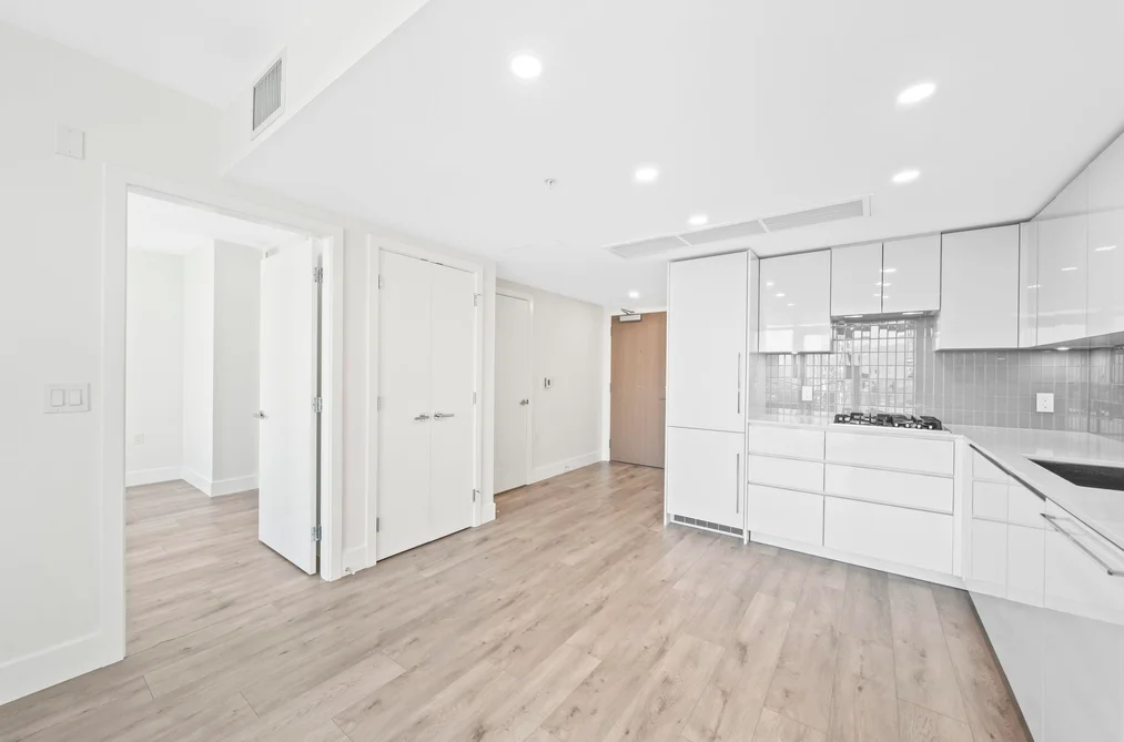 1607 10428 WHALLEY BOULEVARD, Surrey BC V3T 0W2, Surrey BC — Residential for Sale - Photo 4