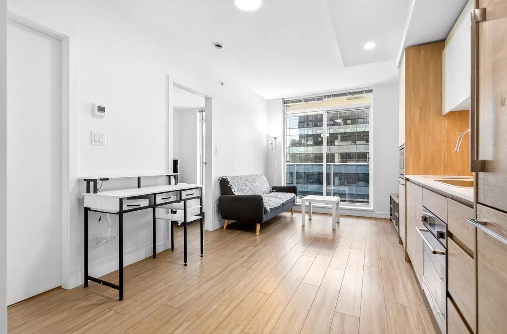 Condo for sale at 1607 13615 Fraser Highway Surrey British Columbia - MLS: R3126347