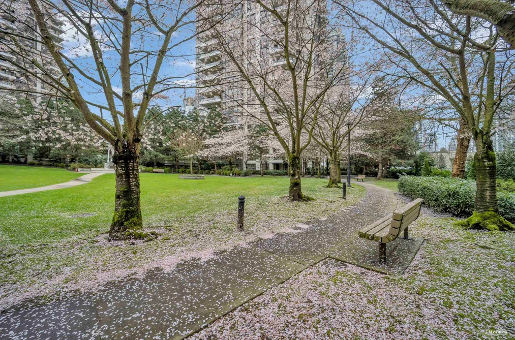 1607 2138 MADISON AVENUE, Burnaby BC V5C 6T6, Burnaby BC — Residential for Sale - Photo 3