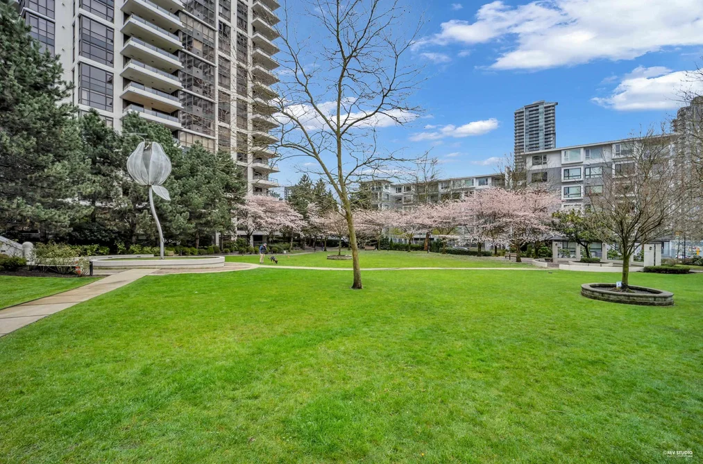 1607 2138 MADISON AVENUE, Burnaby BC V5C 6T6, Burnaby BC — Residential for Sale - Photo 4