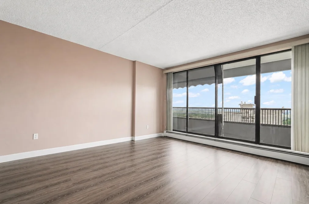 1607 6595 WILLINGDON AVENUE, Burnaby BC V5H 4E5, Burnaby BC — Residential for Sale - Photo 2