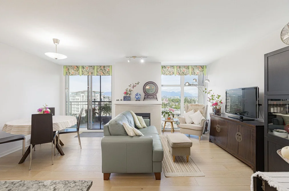 Condo for sale at 1607 8460 Granville Avenue Richmond British Columbia - MLS: R3082371