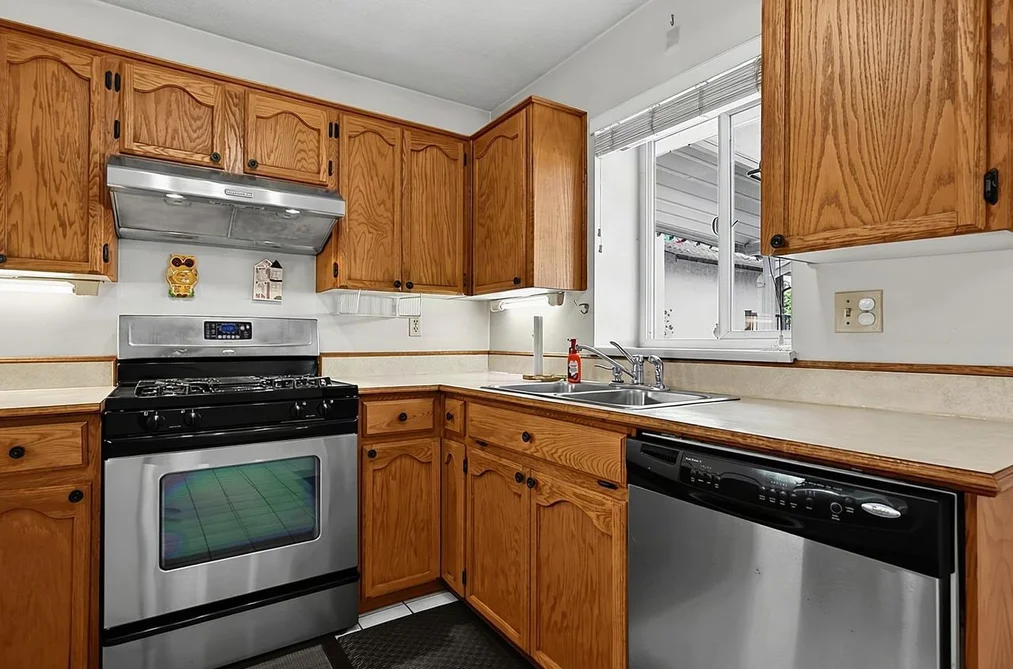 1609 Sixth Avenue, New Westminster, BC - MLS: R3165047 - Photo 2 1609 Sixth Avenue, New Westminster, BC - MLS: R3165047 - Photo 2