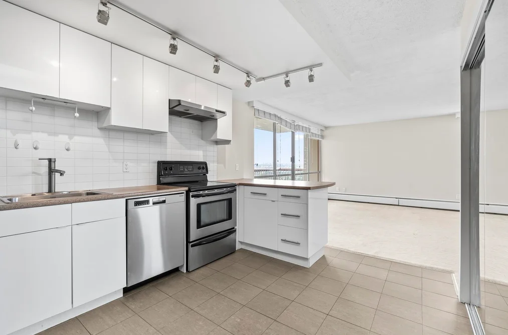 Condo for sale at 1610 2016 Fullerton Avenue North Vancouver British Columbia - MLS: R3068098