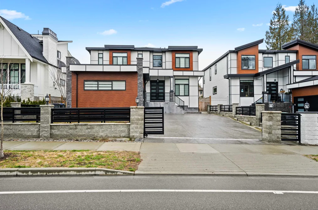 House for sale at 16117 108 Avenue Surrey British Columbia - MLS: R3100343