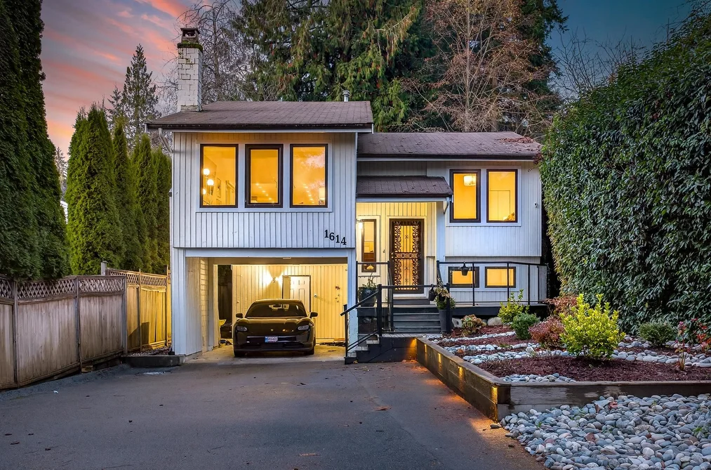 House for sale at 1614 Lynn Valley Road North Vancouver British Columbia - MLS: R3093275