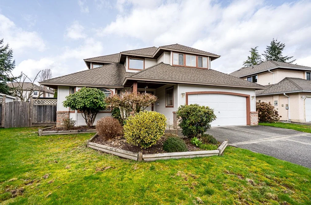 House for sale at 16156 94a Avenue Surrey British Columbia - MLS: R3101922