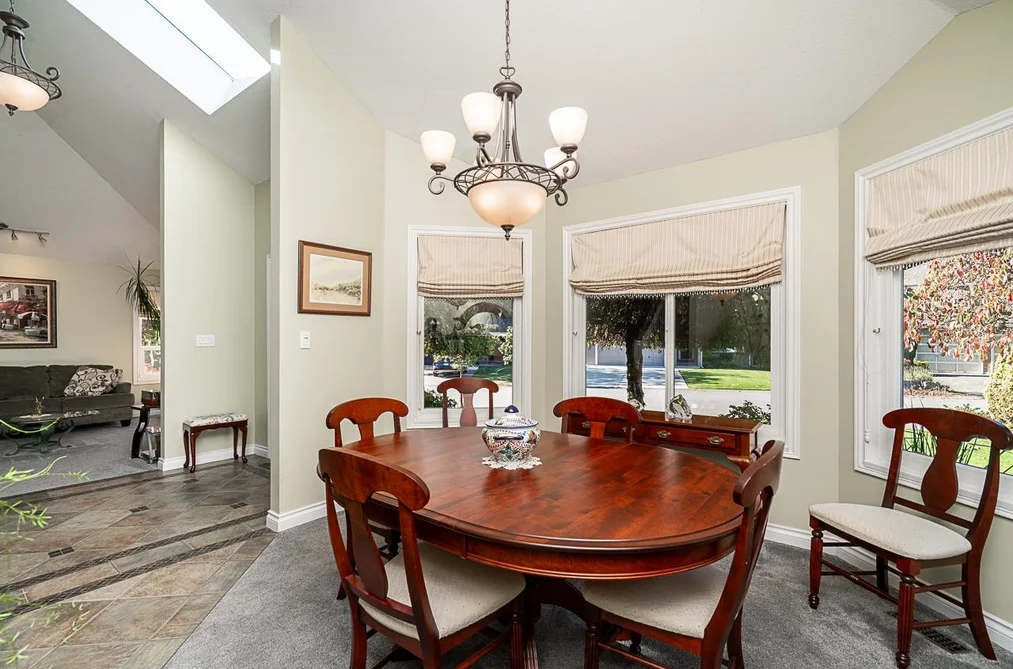 16173 Brookside Grove, Surrey, BC - House for Sale - Photo 10 of 35 16173 Brookside Grove, Surrey, BC - House for Sale - Photo 10 of 35